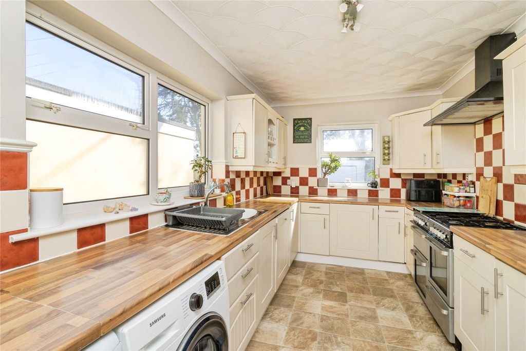 Property photo 3 of 41 Picture No. 28