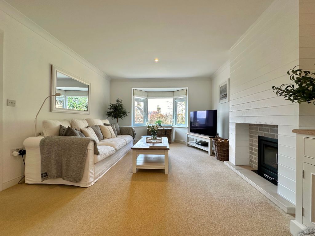 Property photo 3 of 43