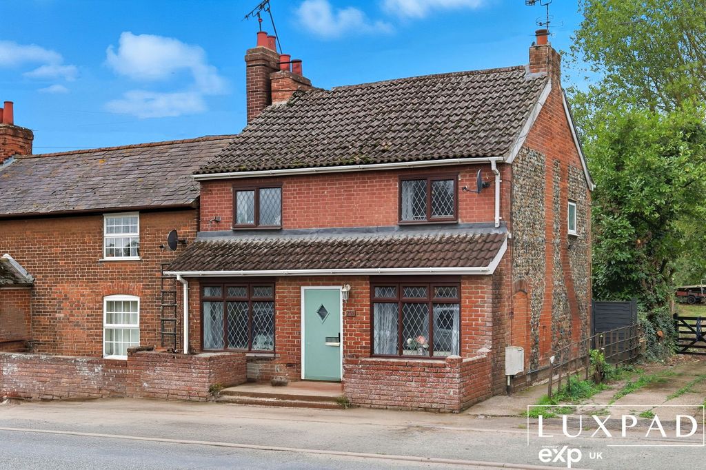 Property photo 1 of 32
