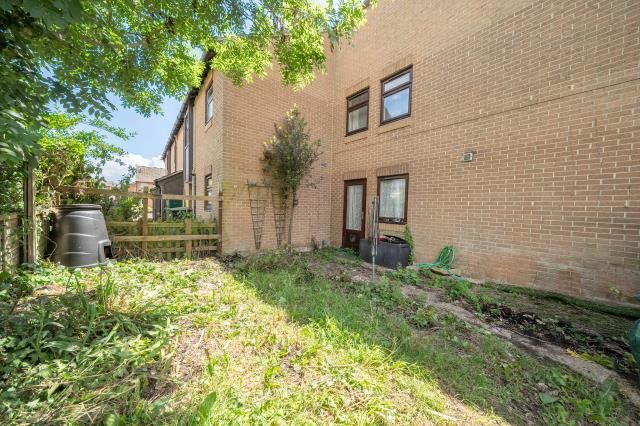 Property photo 2 of 16 Garden View