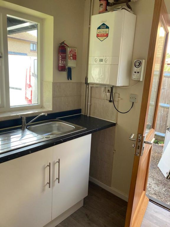 Property photo 2 of 28