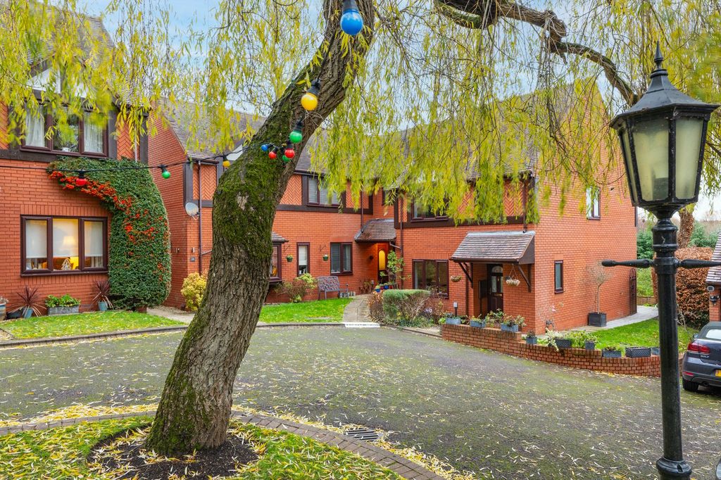 Property photo 1 of 20