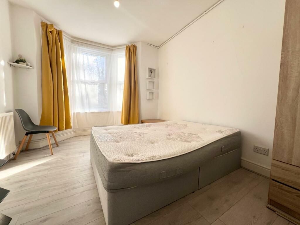 Property photo 3 of 6