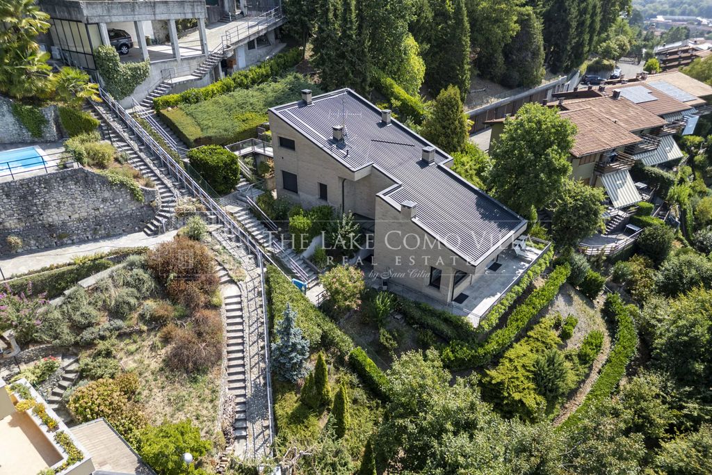 Property photo 3 of 36 The Lake Como Villa-Via Mandelli 5A