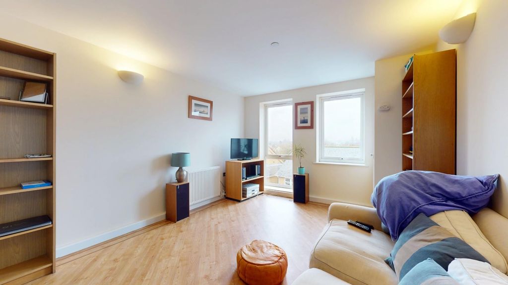 Property photo 2 of 8