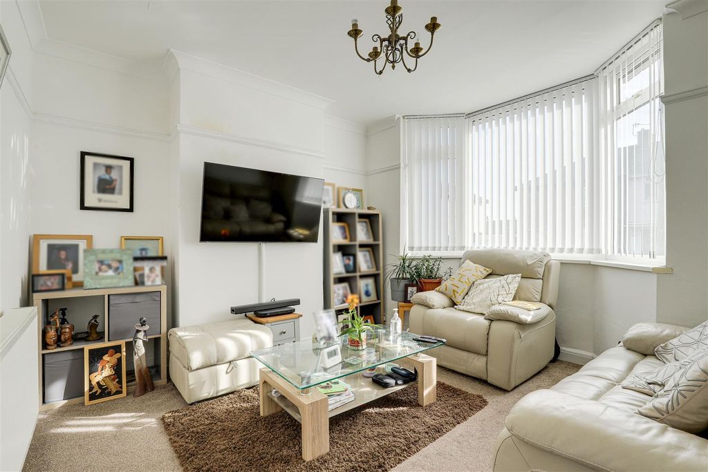 Property photo 2 of 22 11426.Jpg