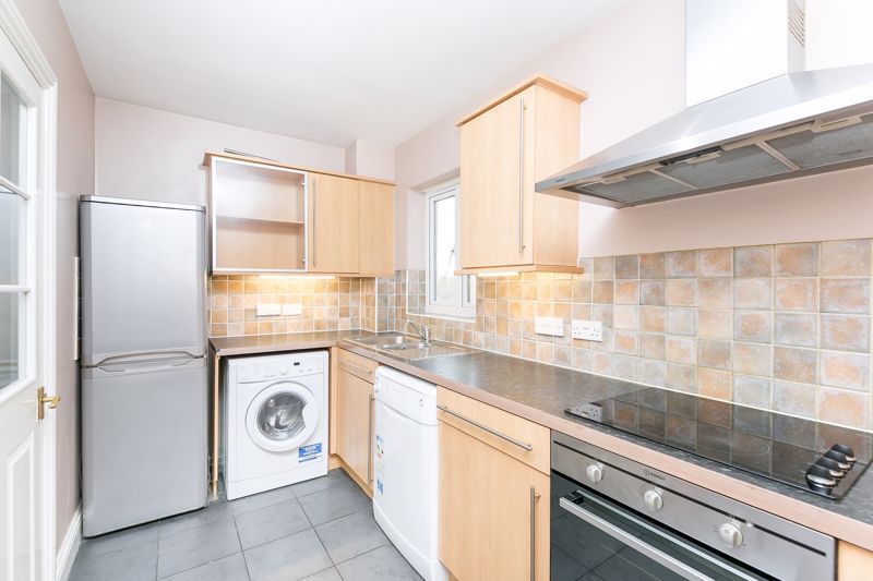 Property photo 3 of 15 Kitchen