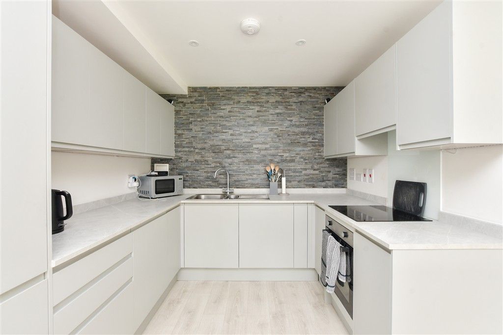 Property photo 2 of 7 Kitchen