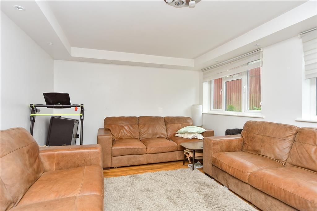 Property photo 1 of 5 Lounge