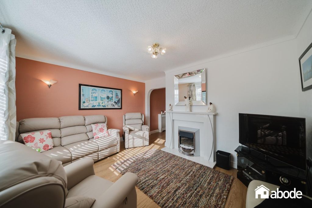 Property photo 3 of 30 Dsc04021-Hdr.Jpg
