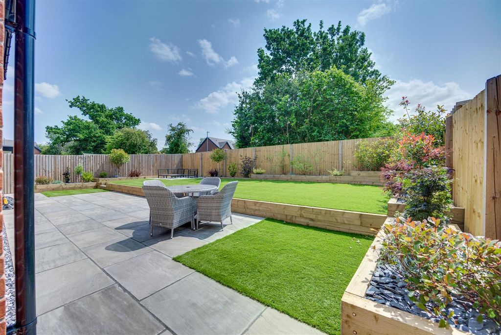 Property photo 2 of 41