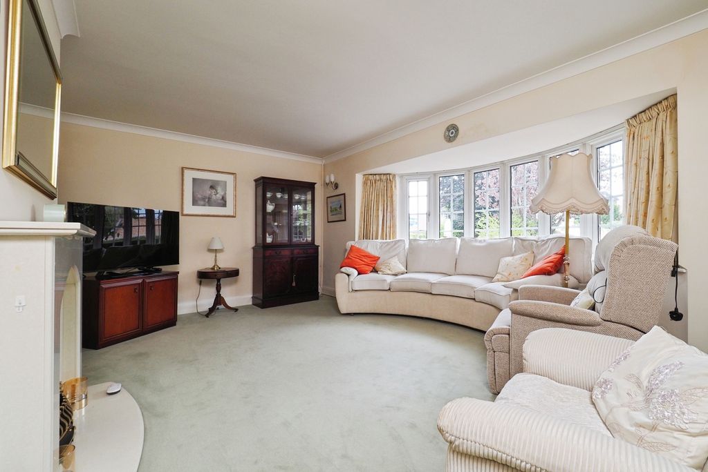 Property photo 3 of 25 Pbox-Img.Jpg