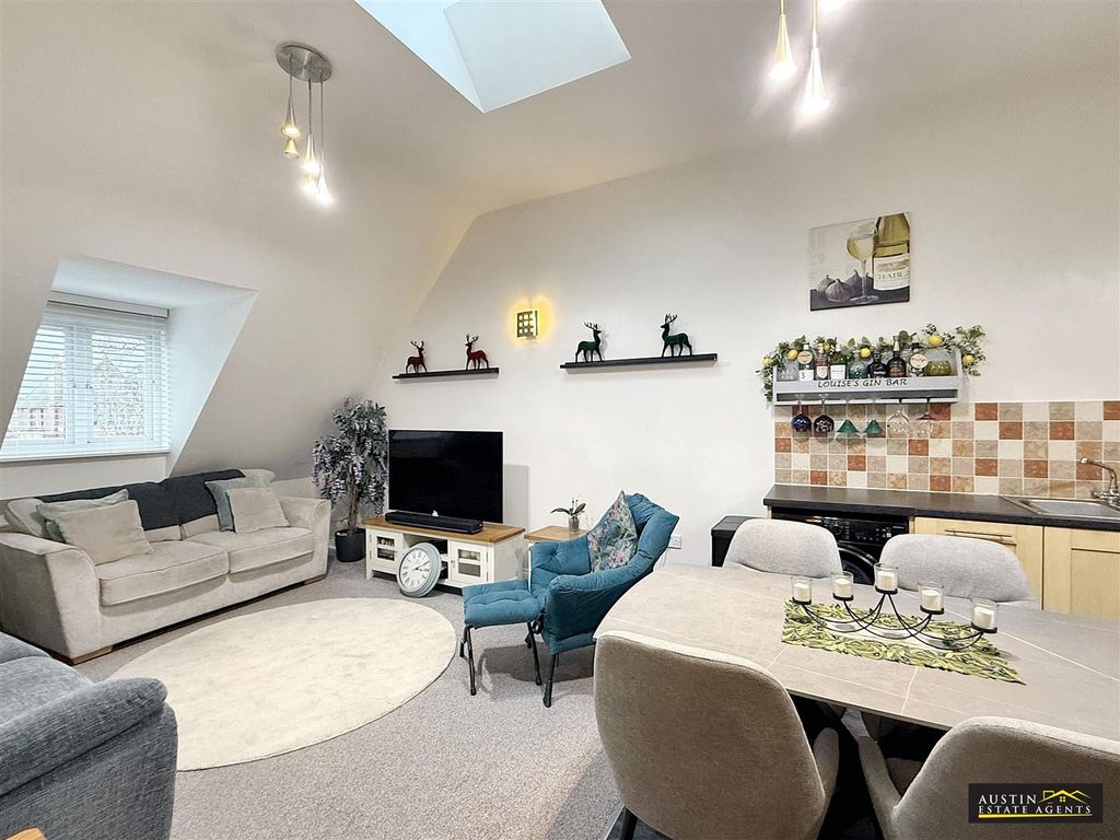 Property photo 2 of 14