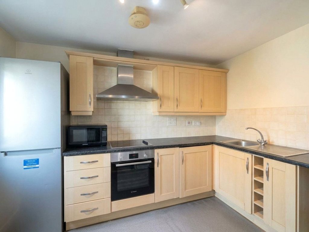 Property photo 2 of 11 Kitchen