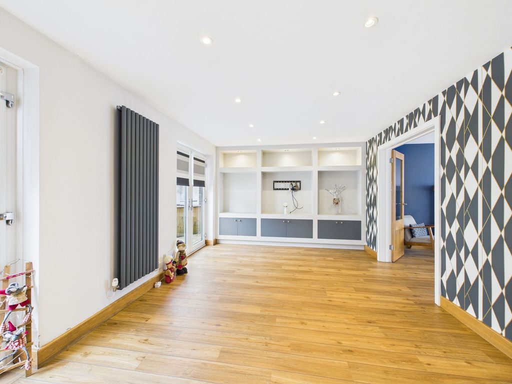 Property photo 2 of 39