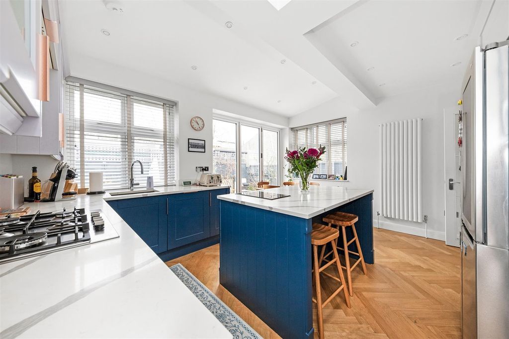 Property photo 3 of 15 Kitchen/Diner