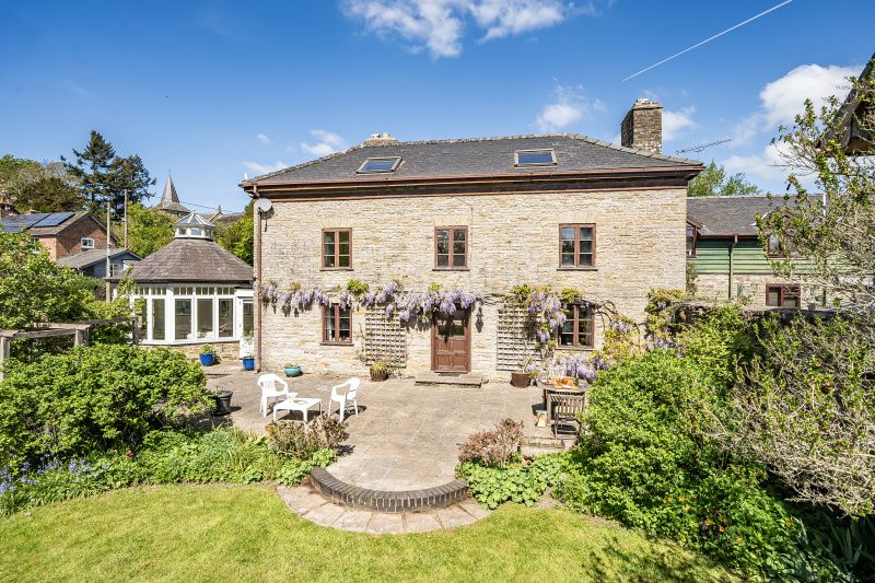 Property photo 1 of 20 Detached Period Family House