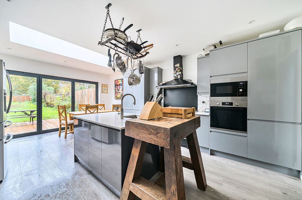 Property photo 2 of 20 1377355-3-69132c2...