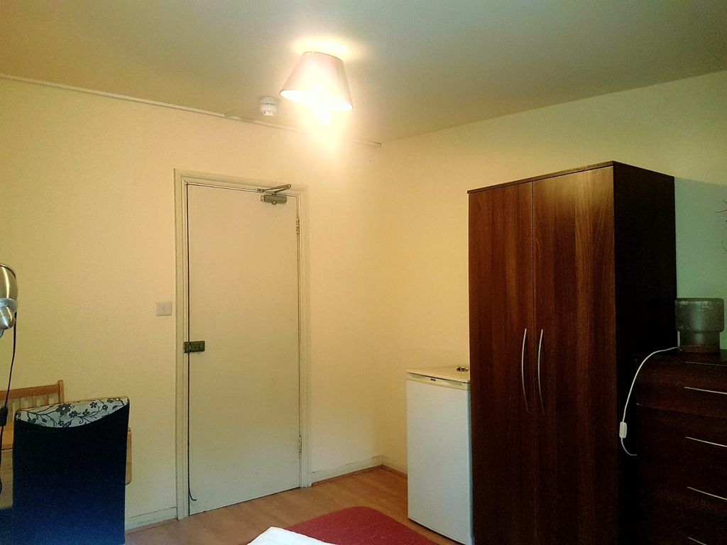 Property photo 3 of 4