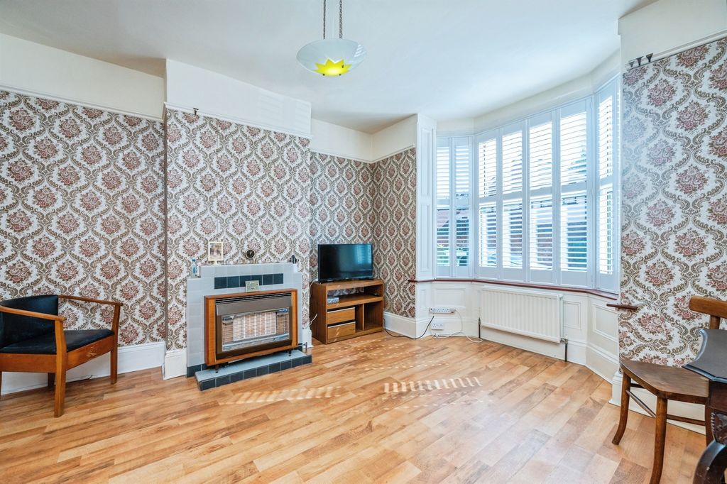 Property photo 3 of 17