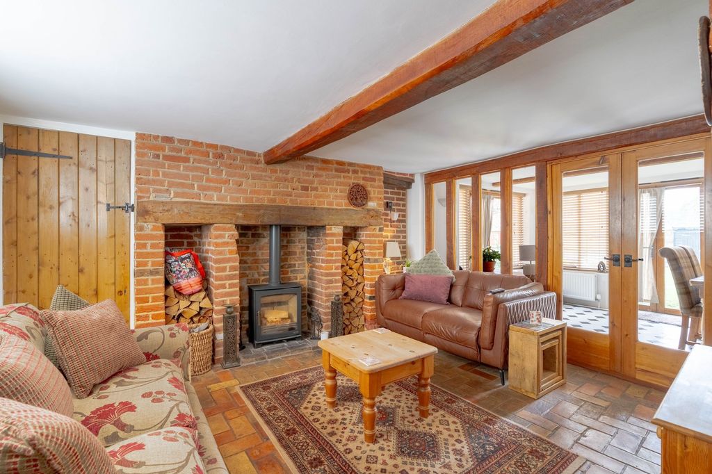 Property photo 2 of 20