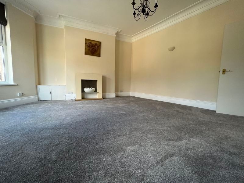 Property photo 3 of 18 Living Room