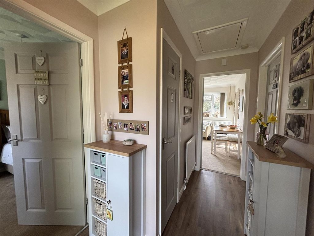 Property photo 2 of 15 Entrance Hall.Jpg