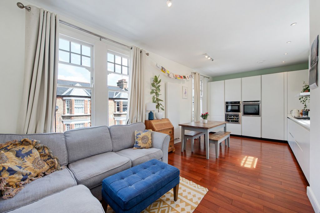 Property photo 1 of 32