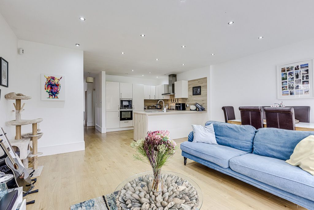 Property photo 2 of 43