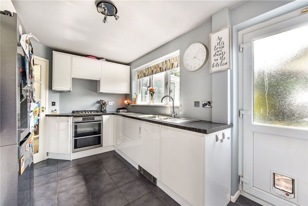 Property photo 2 of 18 Kitchen