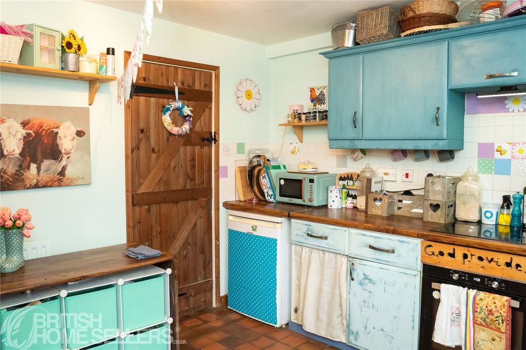 Property photo 2 of 24 Picture No. 21
