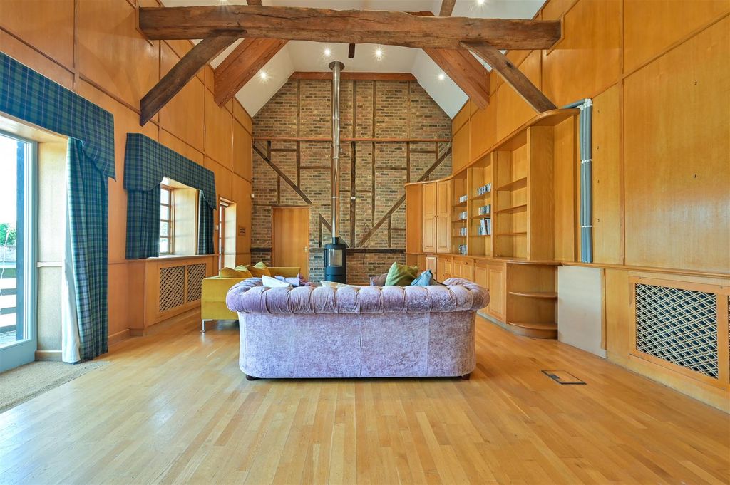 Additional image 7 of 7 bed property for saleDovehouse Lane, Kensworth LU6