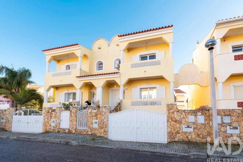 Property photo 3 of 39