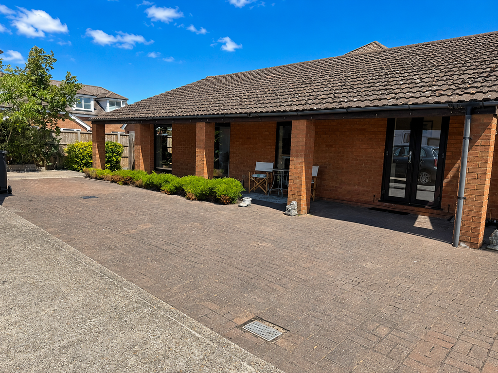 Property photo 1 of 16 1-