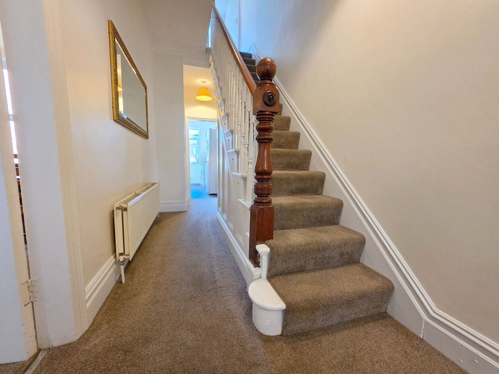 Property photo 2 of 27