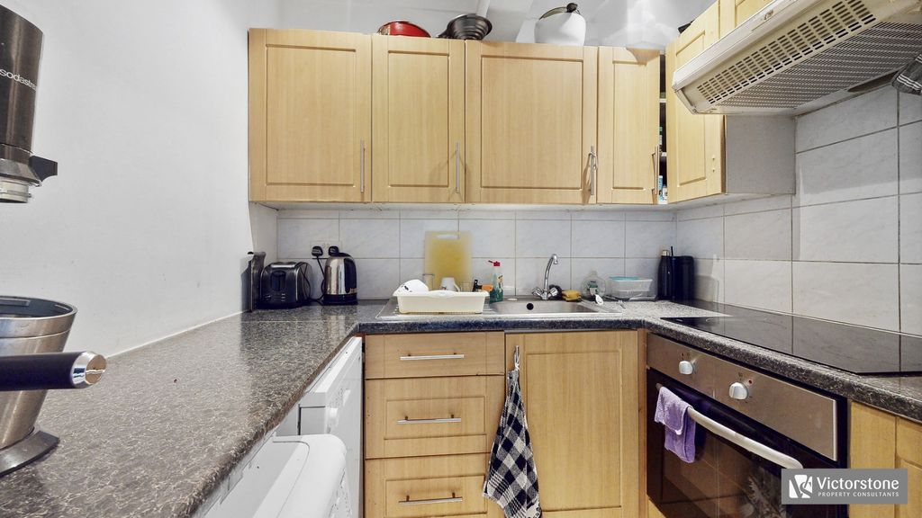 Property photo 2 of 8 3572172