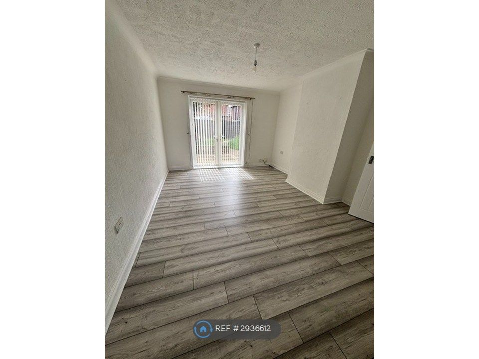 Property photo 1 of 11 Lounge