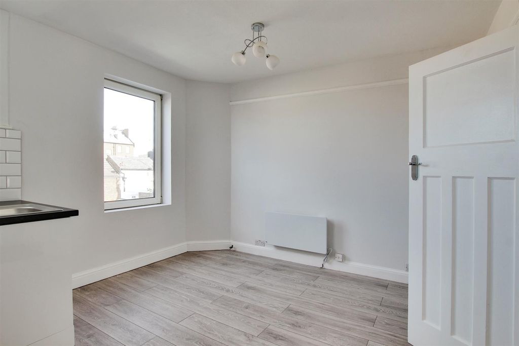 Property photo 2 of 15 Fcd56613-0B56-ee11-Be6F-6045Bdf1E9B6.Jpg