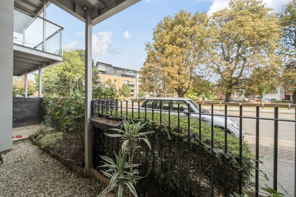 Property photo 2 of 20 Balcony