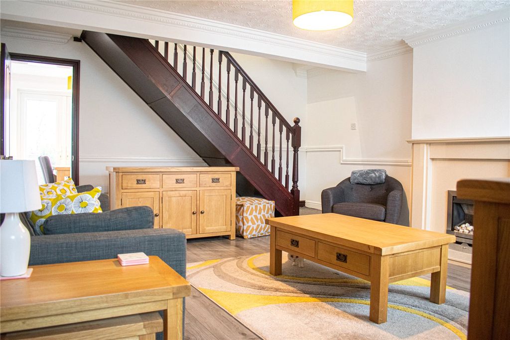 Property photo 2 of 15 Lounge