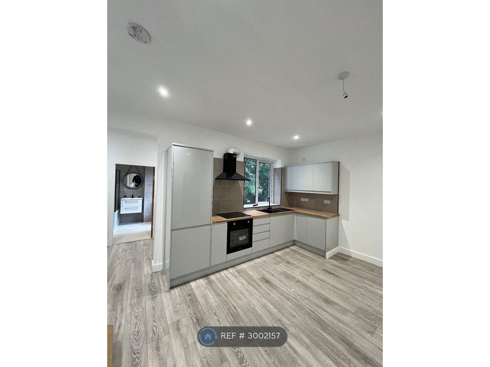 Property photo 1 of 10 Kitchen