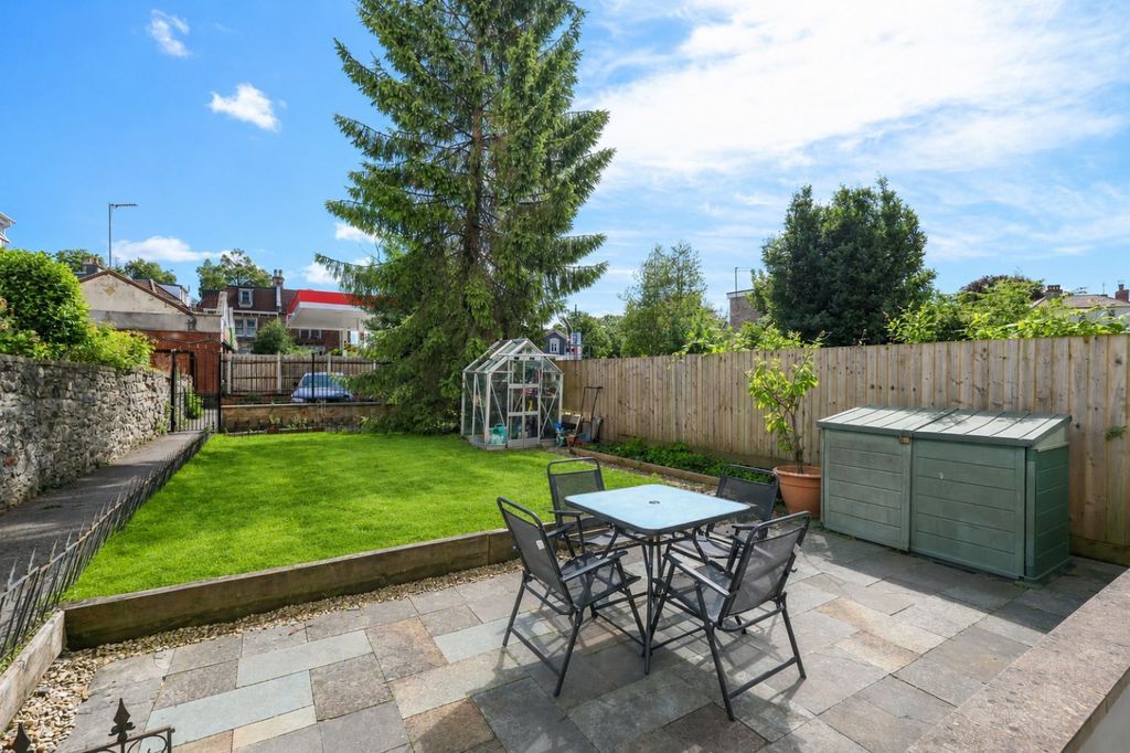 Property photo 1 of 18 Garden