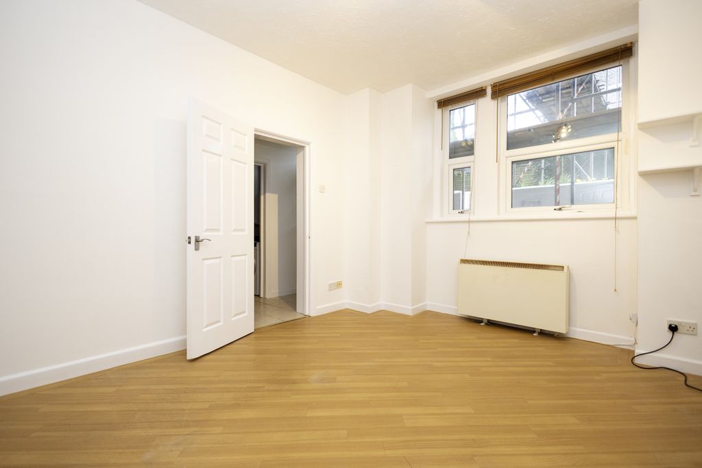 Property photo 2 of 10 Jt3A3982