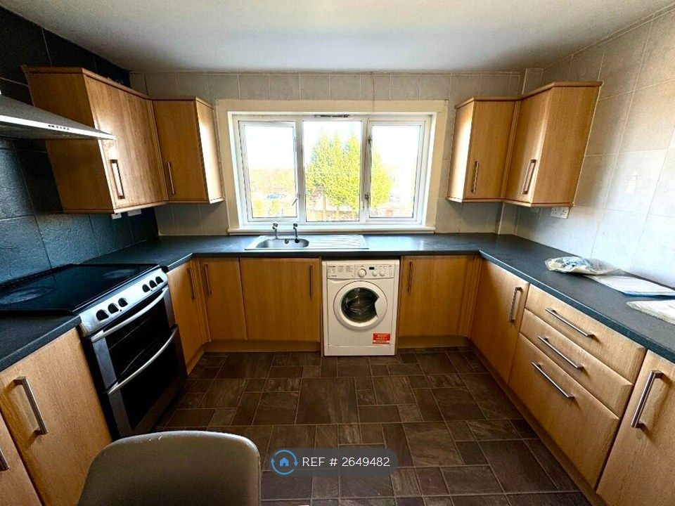 Property photo 2 of 7 Kitchen