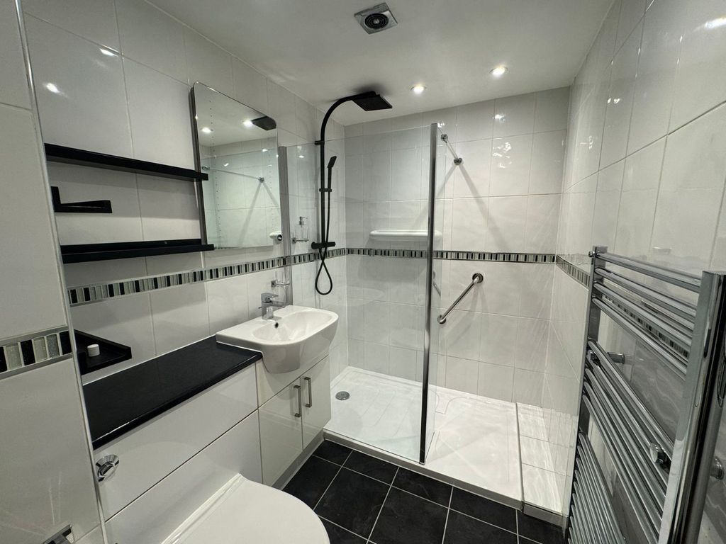 Property photo 2 of 23 Picture No. 37