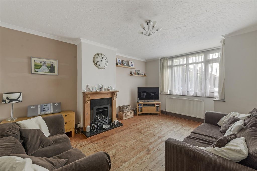 Property photo 2 of 22 80Oldkent03.Jpg