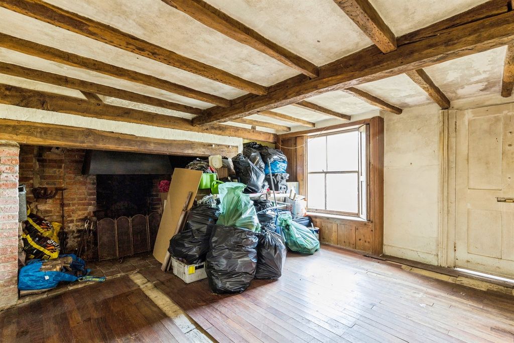 Property photo 2 of 23