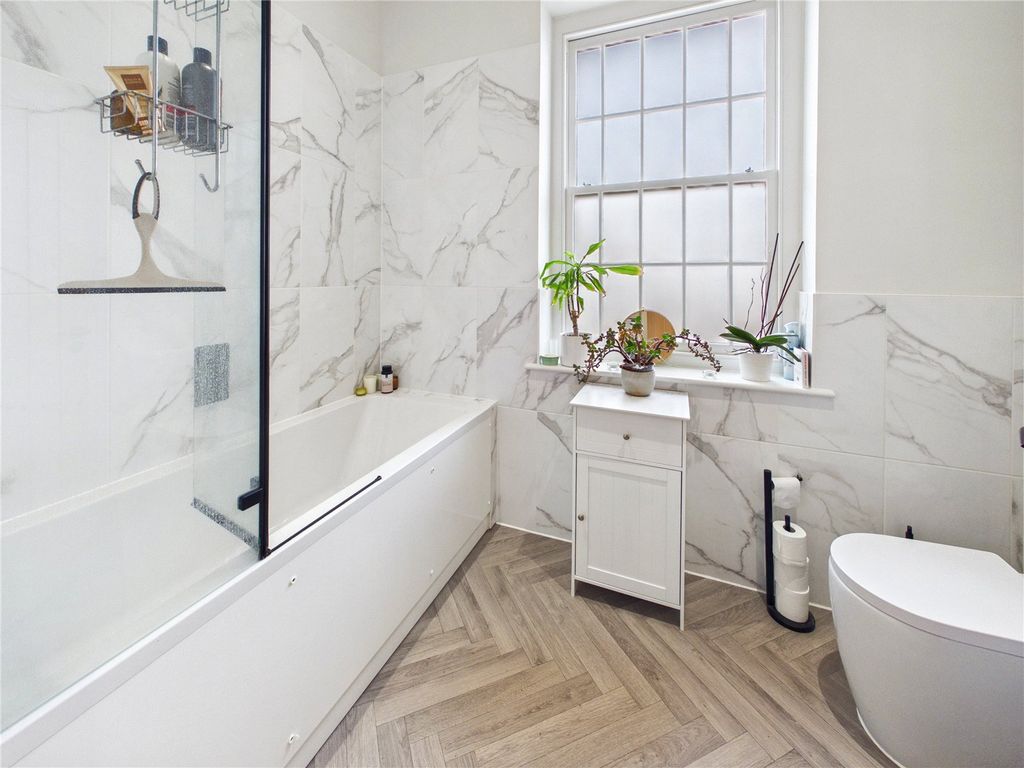Property photo 3 of 12 Family Bathroom