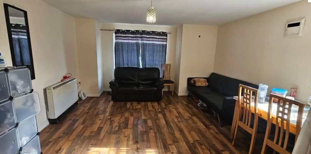 Property photo 1 of 6 4.Jpg