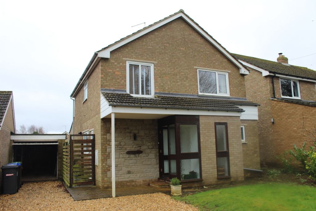 Property photo 2 of 18 Front